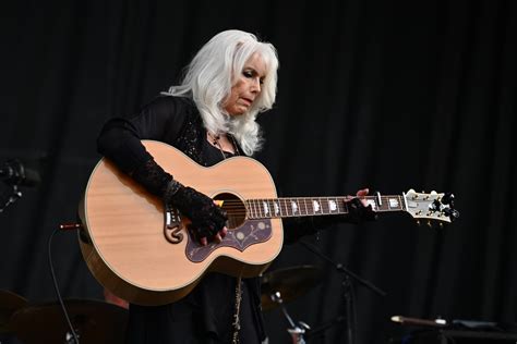 Review: Emmylou Harris helps kick off exciting new concert series in Napa